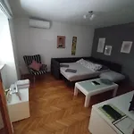 Lea Apartament *