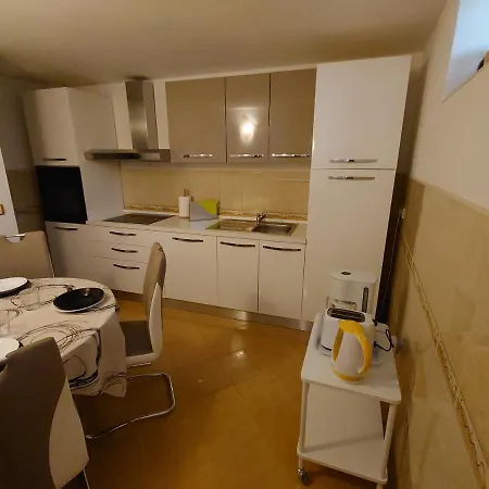 Lea Apartman