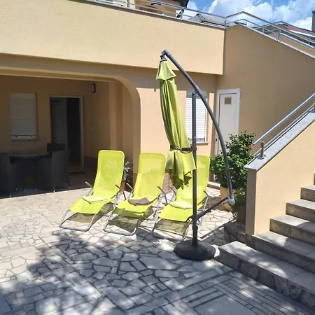 Apartament Lea *